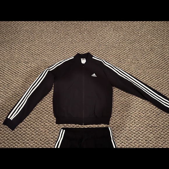 Adidas Essentials Tracksuit - Picture 5 of 7